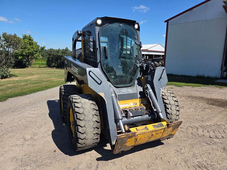 2016-deere-332d-image-6