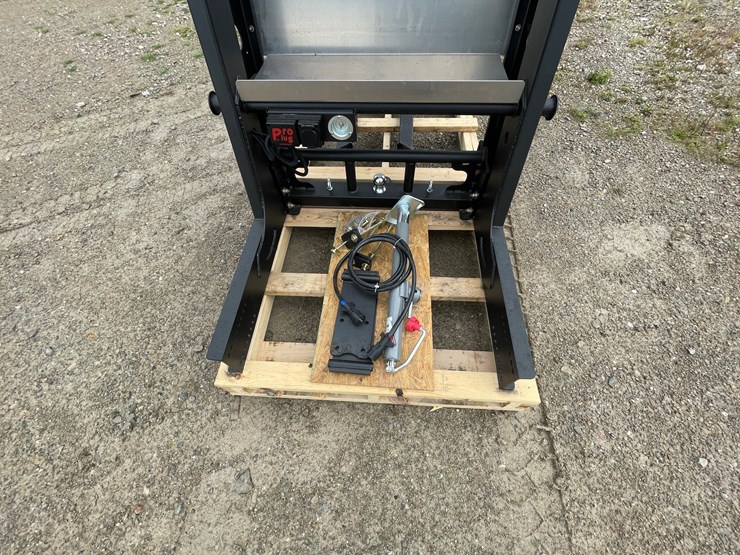 #6319-•-gooseneck-adapter-hitch-(green-bay,-wi)-image-18