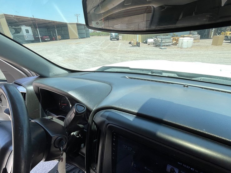 #1864-•-2018-chevy-work-truck-(has-nm-title)-image-89