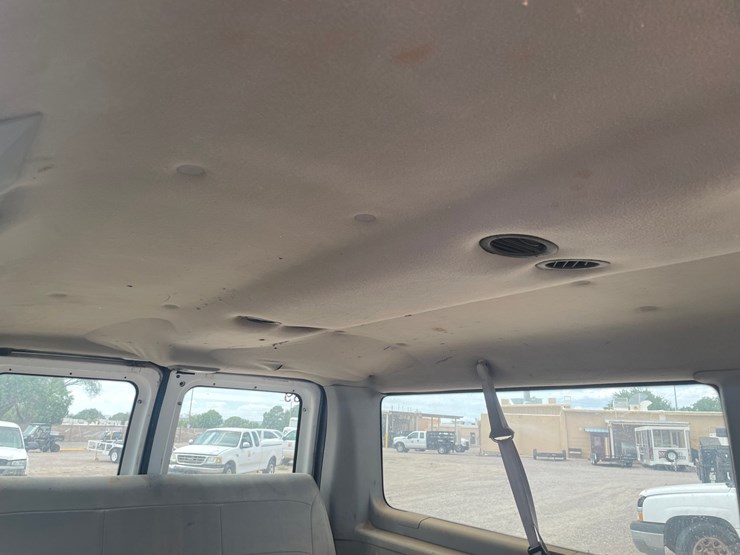 2000-ford-e350-image-30