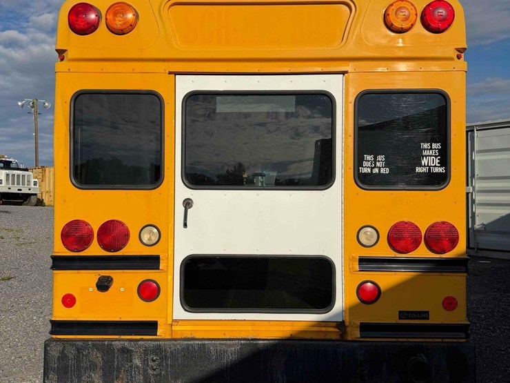 2009-chevrolet-20-passenger-school-bus-image-4