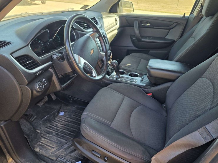 2014-chevrolet-traverse-lt-image-20