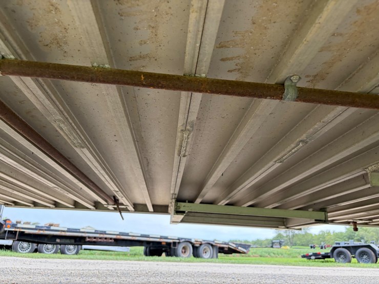 #708-•-2007-cherokee-3-horse-slant-gooseneck-trailer-(has-wi-title)(helenville,-wi)-image-27
