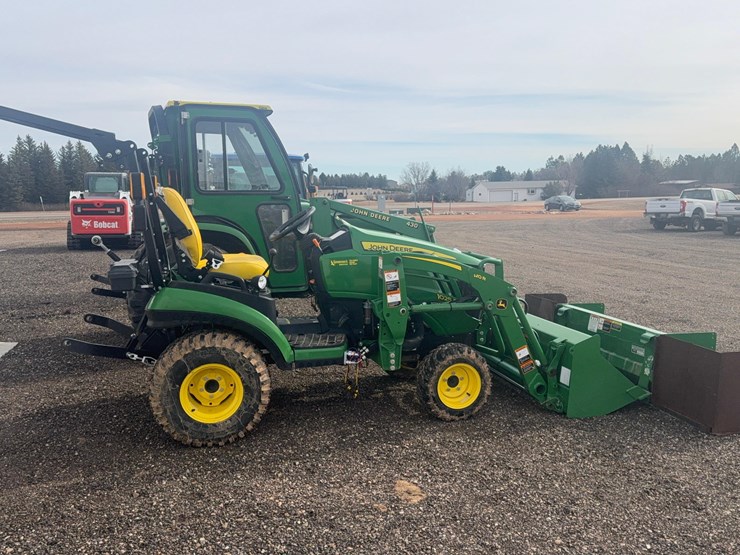 john-deere-1025-image-3