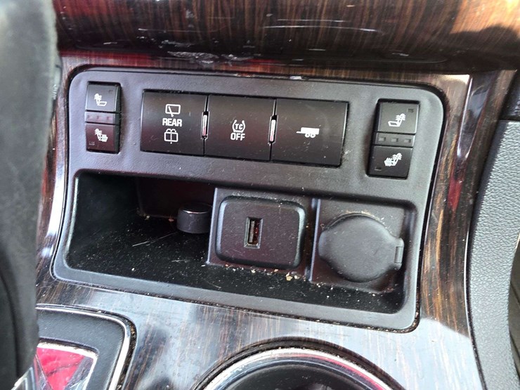 2014-chevrolet-traverse-lt-image-34