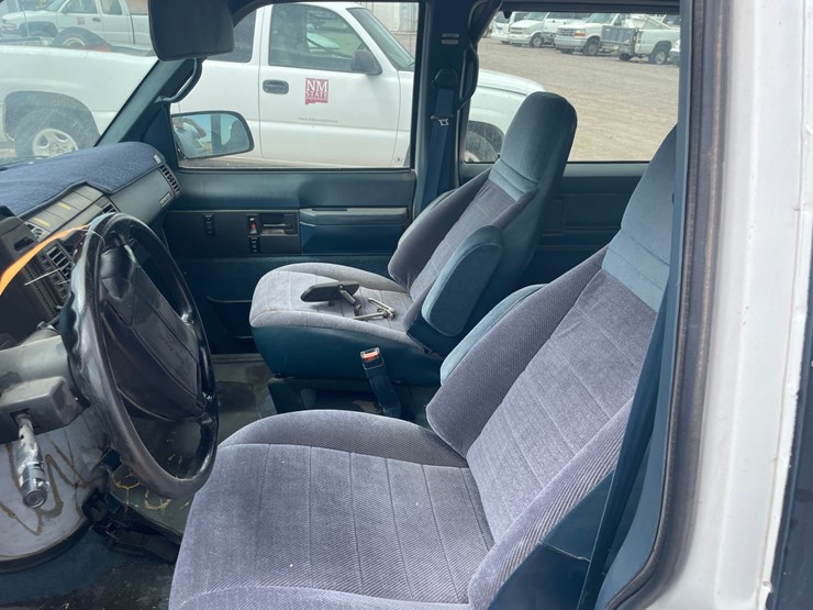 1994-chevrolet-astro-image-23