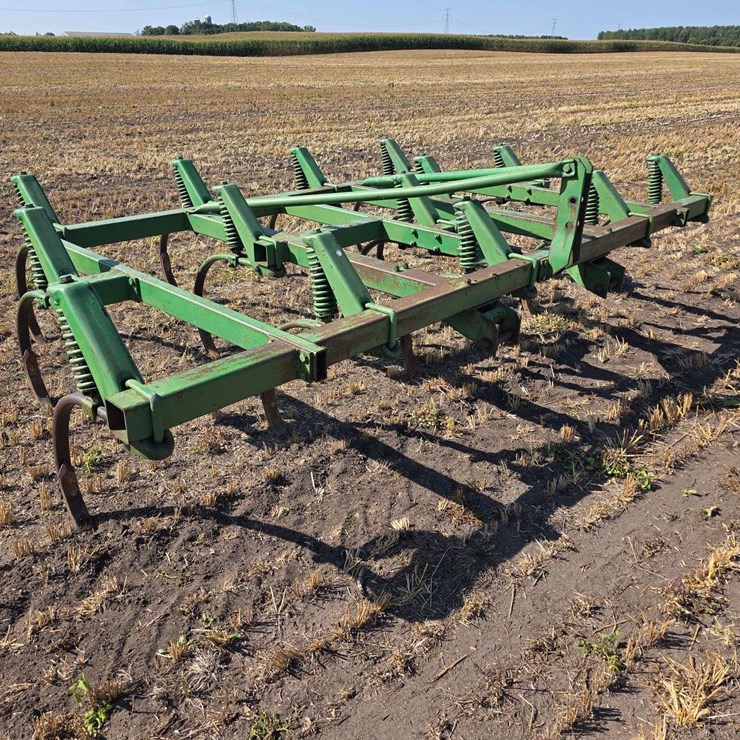 JOHN DEERE 1600