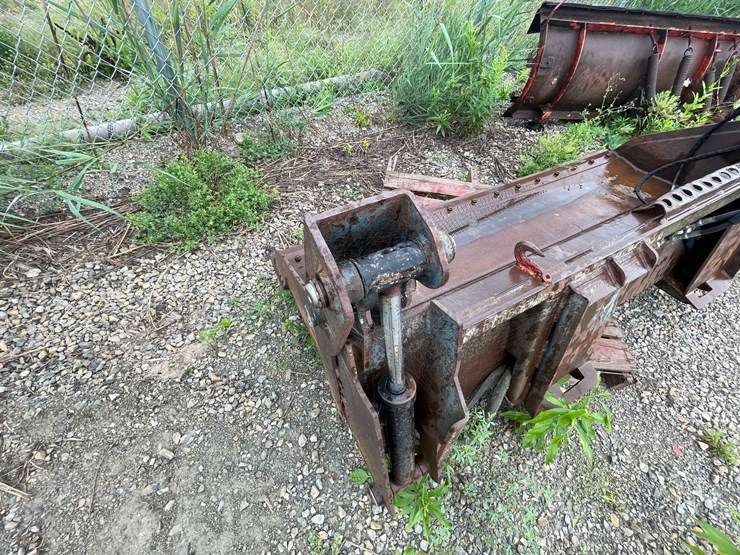 #509-•-4-in-1-skid-steer-bucket-(green-bay,-wi)-image-8