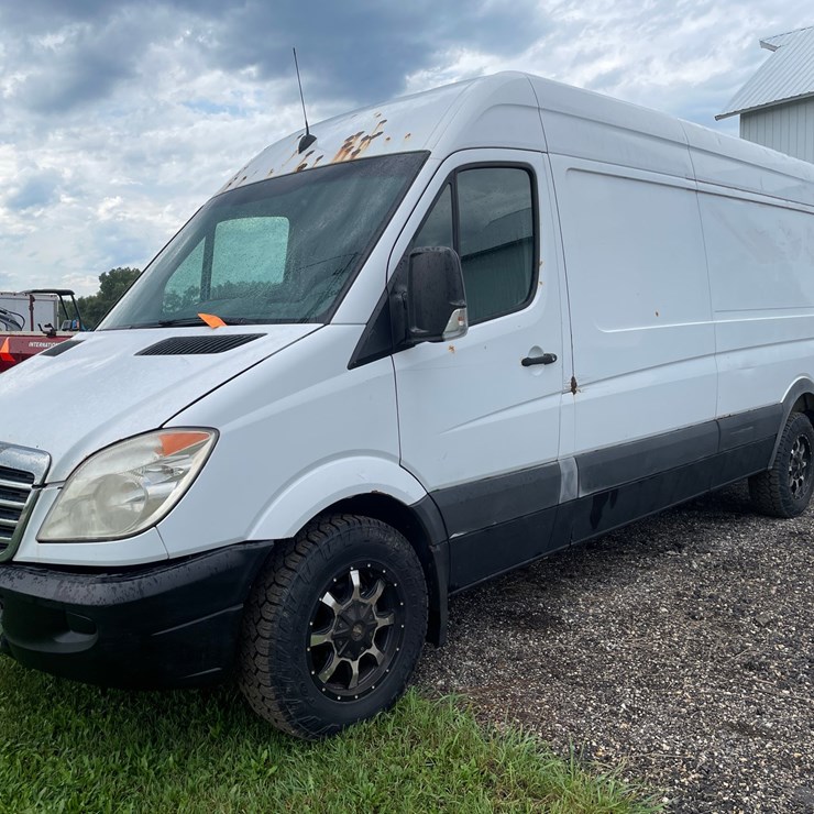 #2841 • 2010 Freightliner Van (Has WI TItle)