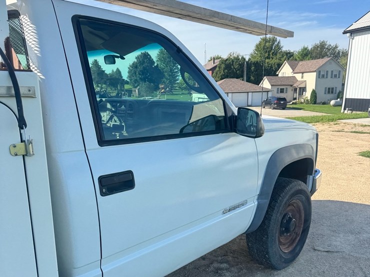 1999-gmc-3500-image-5