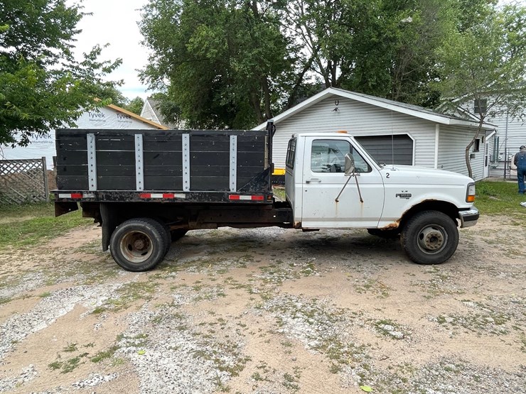 1995-ford-f350-image-4