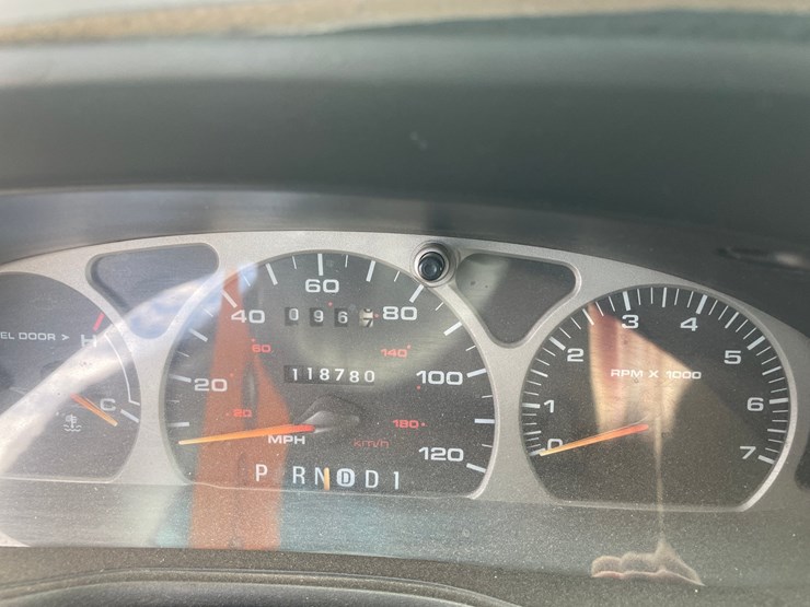 #1885-•-1999-ford-taurus-se-4-door-sedan-(has-nm-title)-(offsite-at-nmsu)-image-24