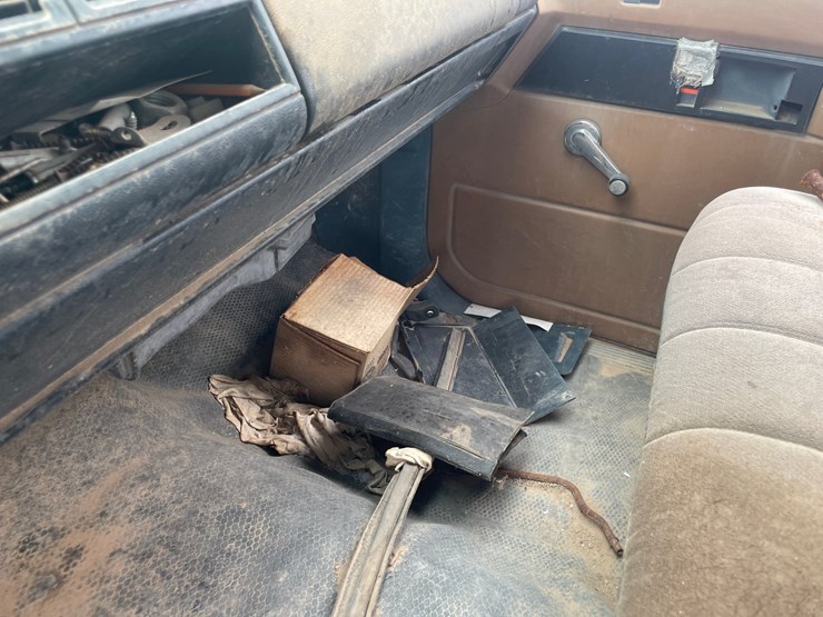 #1875-•-1992-chevy-1/2-ton-pickup-truck-(has-nm-title)-(offsite-at-nmsu)-image-37
