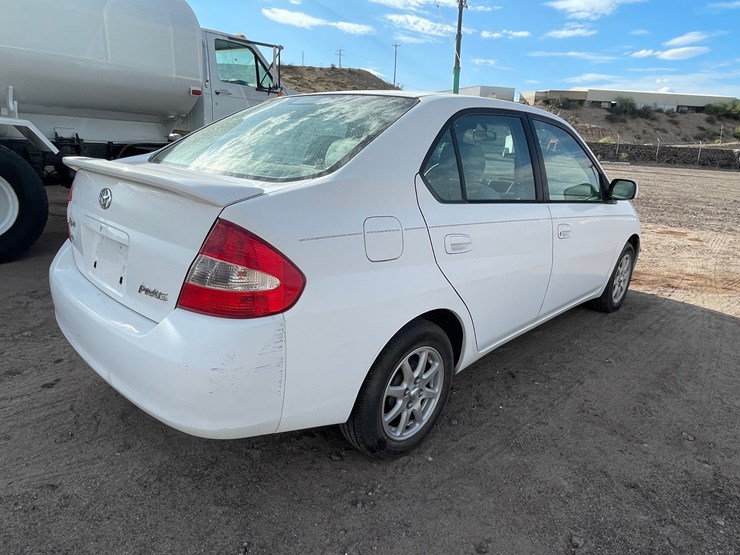 #1853-•-2002-toyota-prius-(title-in-delay)-image-78