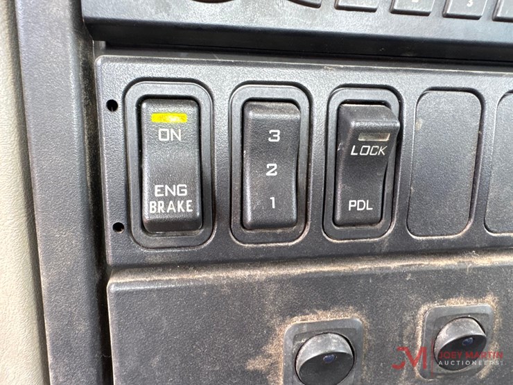 2014-international-durastar-4400-image-26