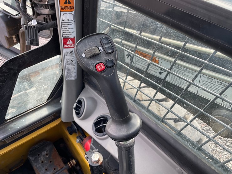 2021-new-holland-l316-image-46