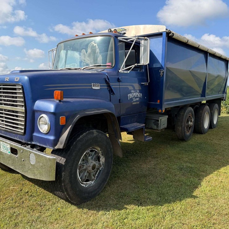 1975 FORD 8000