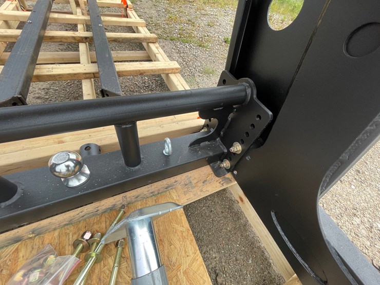#6319-•-gooseneck-adapter-hitch-(green-bay,-wi)-image-26