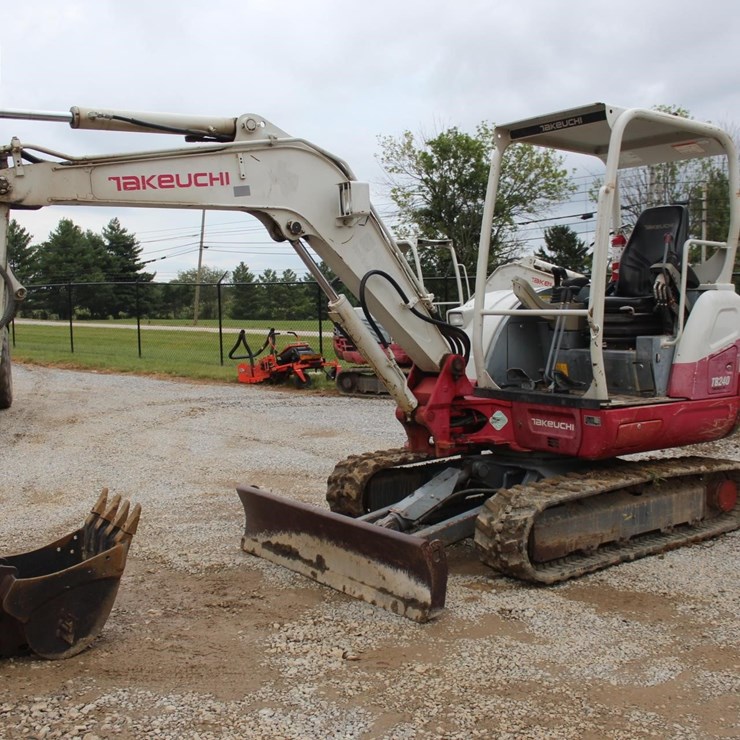 TAKEUCHI TB240