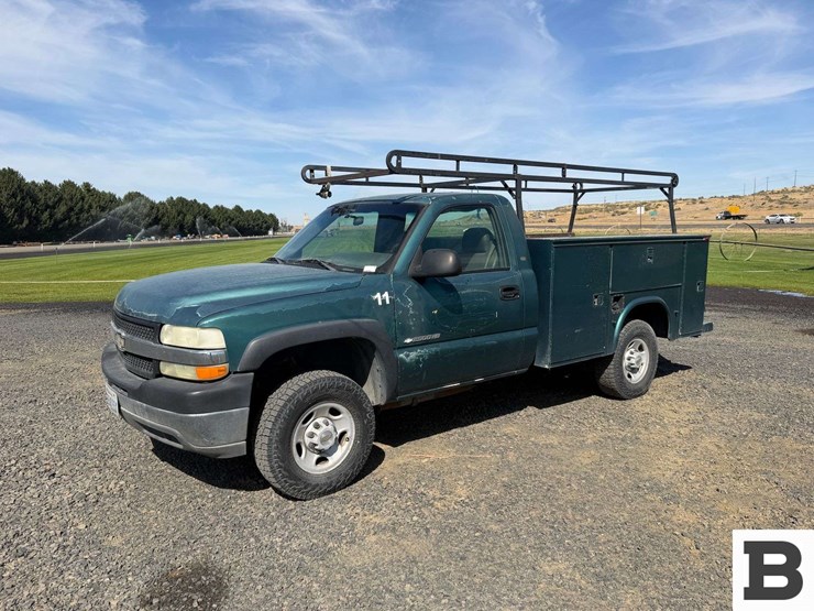 2002-chevrolet-silverado-2500-image-1
