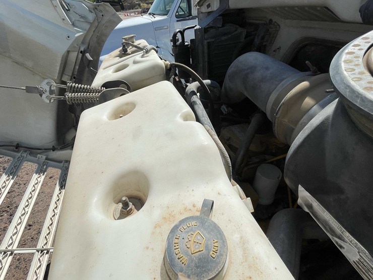#1851-•-2000-sterling-7500-water-tank-truck-(has-nm-title)-image-54