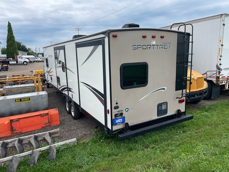 #2956-•-2017-venture-sporttrek-327-camper-(has-wi-title)-image-6