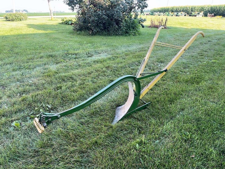 john-deere-12-image-7