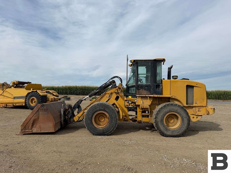 2005-caterpillar-930g-image-2
