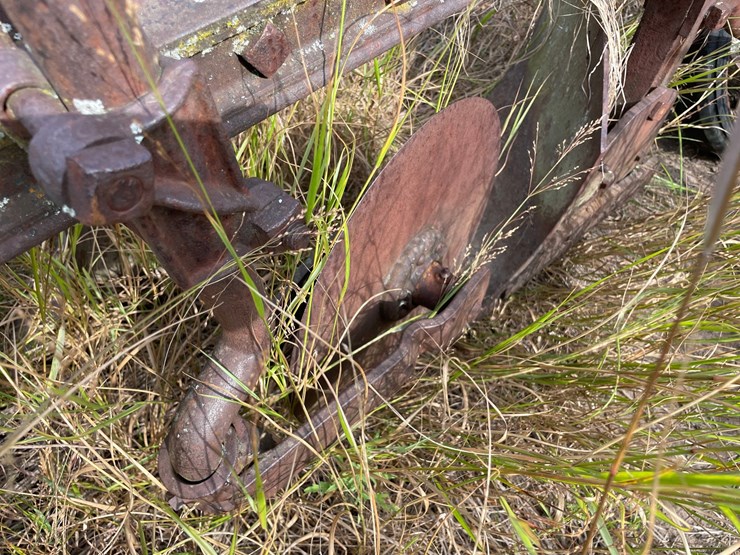 #6220-•-vintage-two-bottom-plow-image-24