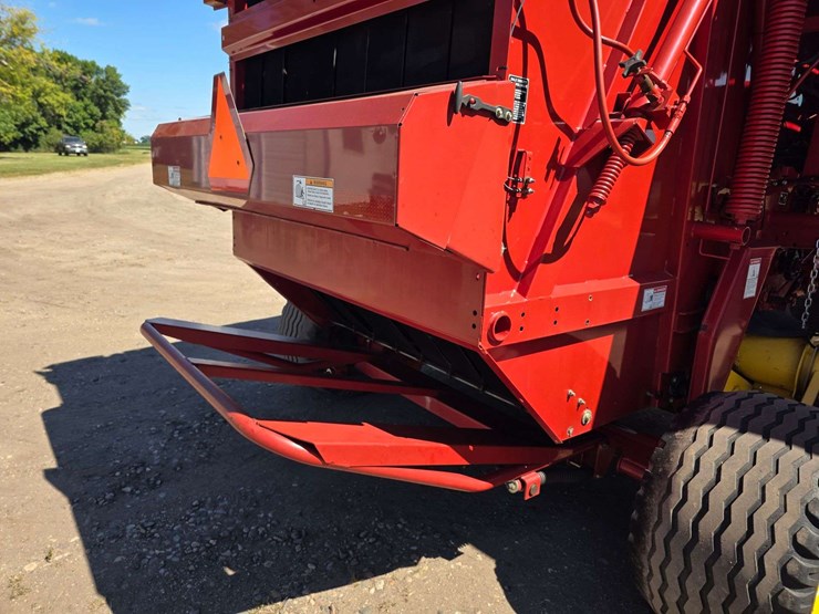 2009-new-holland-br7090-image-19
