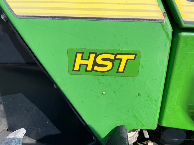 2010-john-deere-2305-image-27