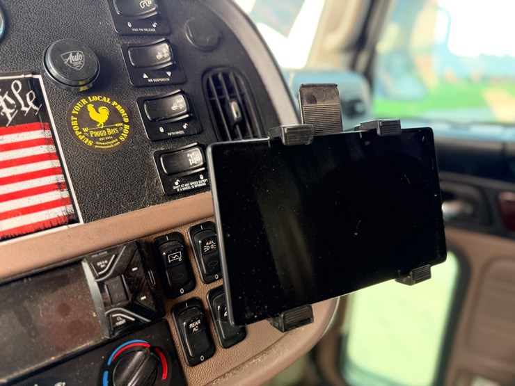 2014-peterbilt-389-image-54