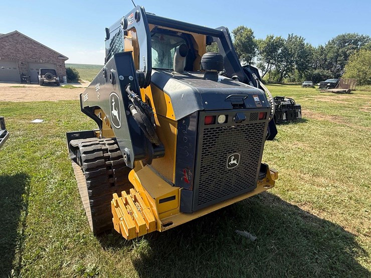 deere-331g-image-26