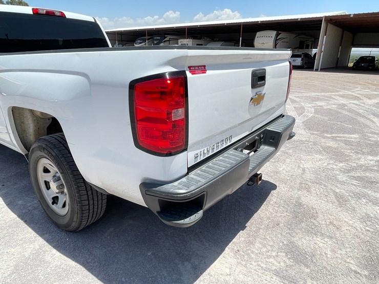 #1864-•-2018-chevy-work-truck-(has-nm-title)-image-37