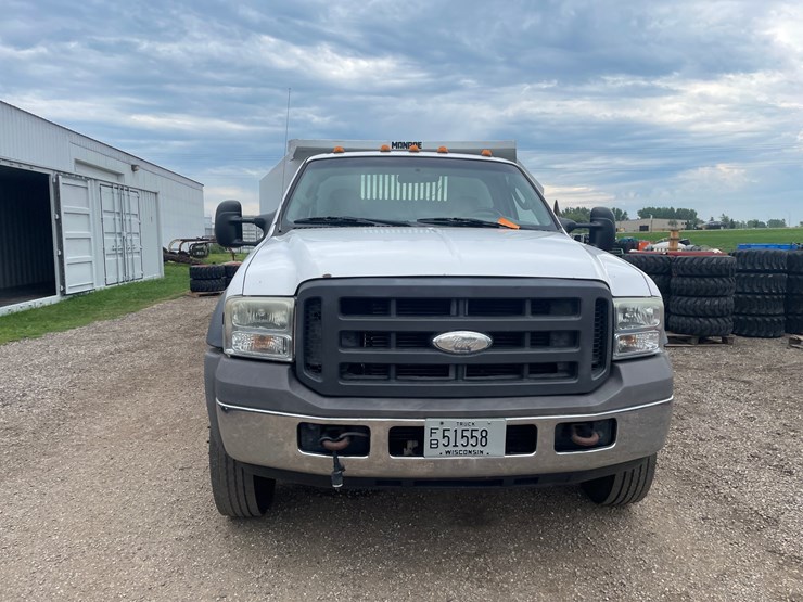 2005-ford-f550-xl-image-2