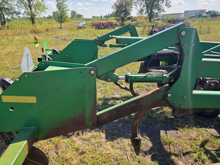 john-deere-2700-image-22