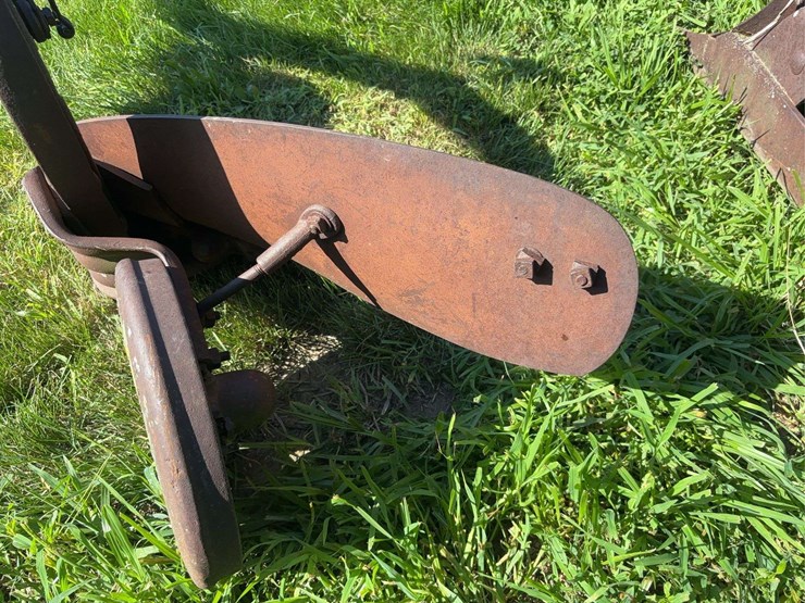 john-deere-16-image-8
