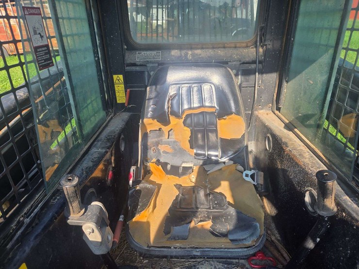 new-holland-lx665-turbo-image-31