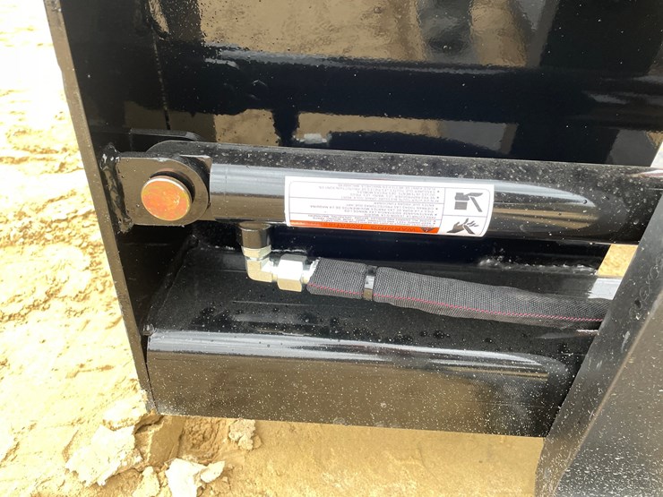 #2532-•-new-wolverine-pallet-fork-with-hydraulic-adjustable-image-13