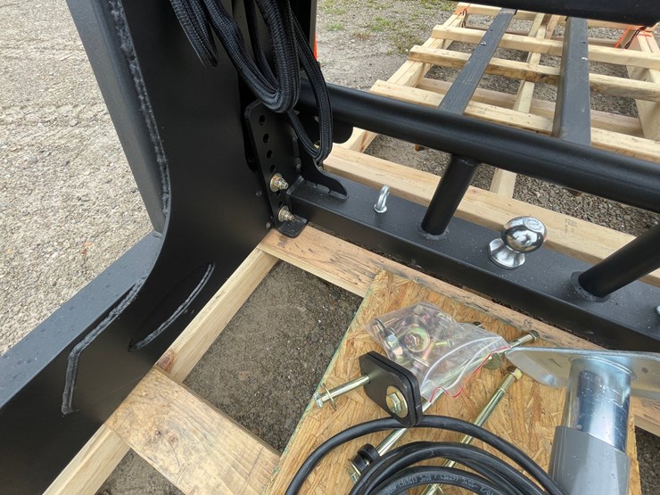 #6319-•-gooseneck-adapter-hitch-(green-bay,-wi)-image-25