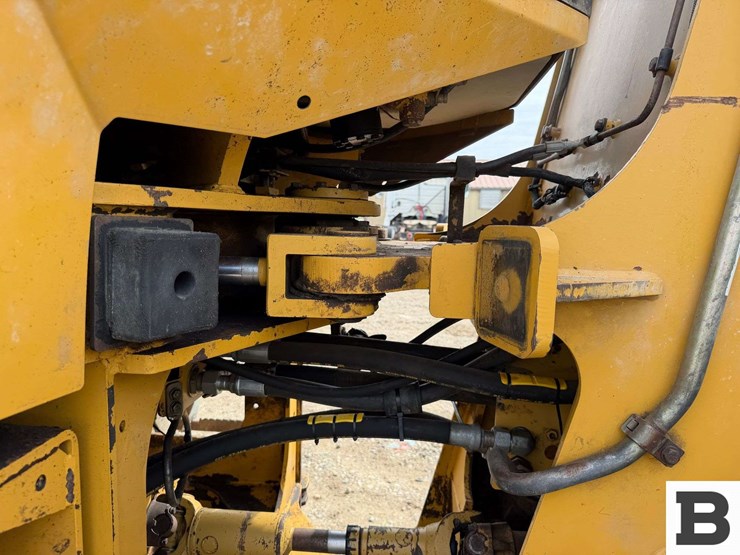 2005-caterpillar-930g-image-36