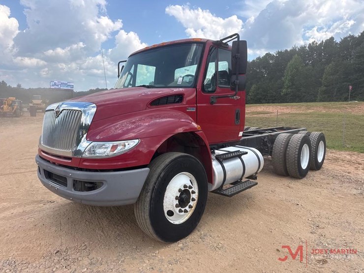 2014-international-durastar-4400-image-6