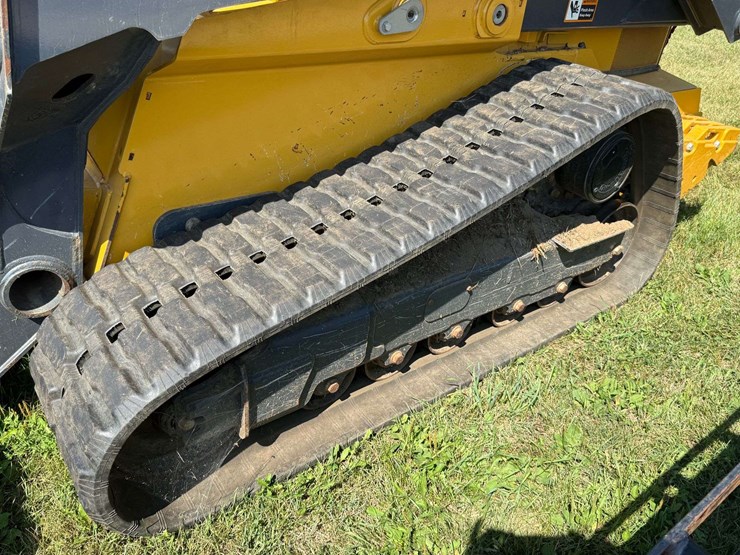 deere-331g-image-4