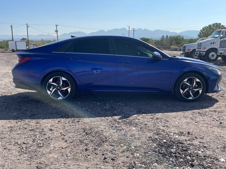 #1859-•-2023-hyundai-elantra-(has-nm-title)-image-68