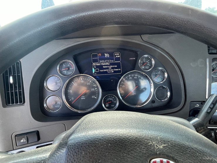 2014-kenworth-t880-image-51