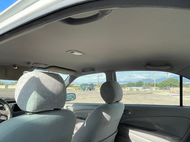 #1853-•-2002-toyota-prius-(title-in-delay)-image-25