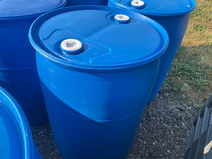 #5123-•-(4)-55-gallon-plastic-drums-image-4