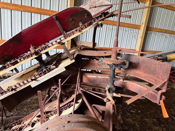 #628-•-mccormick-one-row-corn-binder-(oak-creek,-wi)-image-4