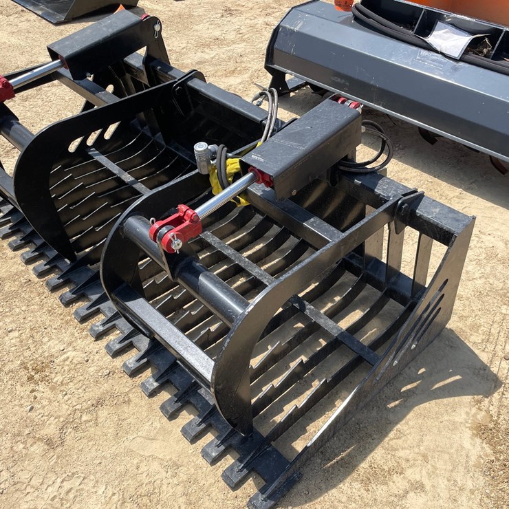 #2242 • New WildKat Rock/Skeleton Grapple Skid Steer Attachment