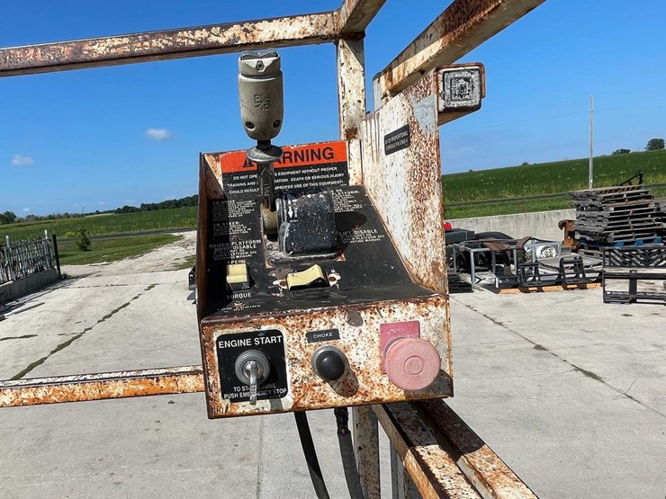 #130-•-snorkel-lift-(chilton,-wi)-image-27